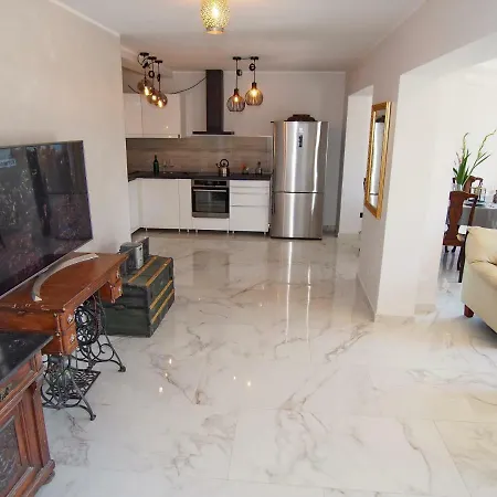 Apartament Telefon *